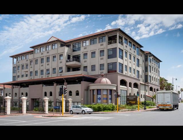 178M² OFFICE TO LET IN CENTURY CITY